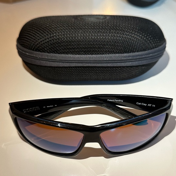 Costa Del Mar Cat Cay sunglasses, black frame with amber glass